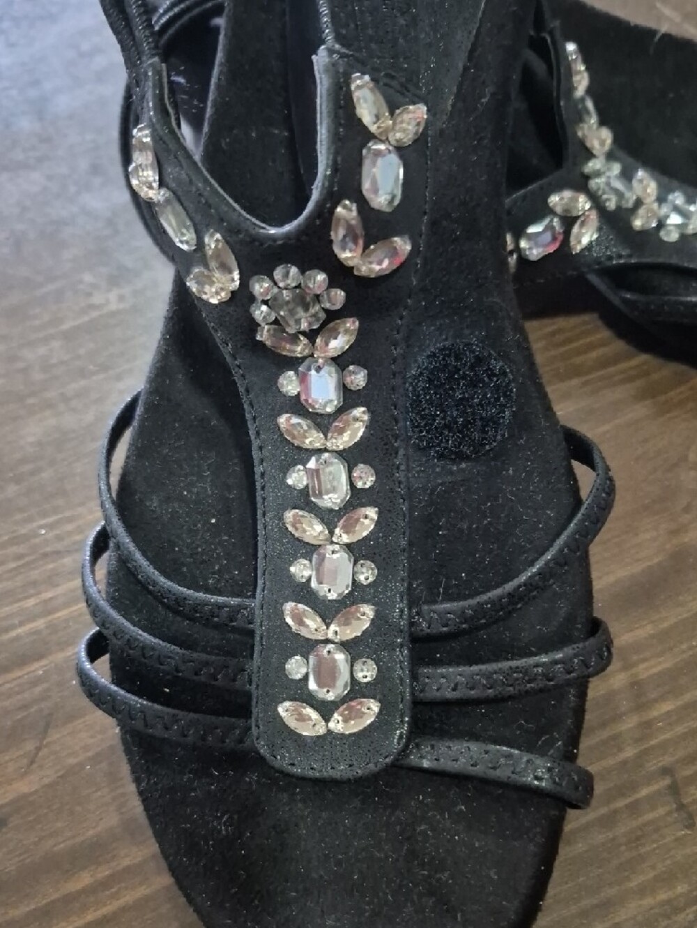 croft & barrow Black Jeweled T-Strap Sandals - Picture 6 of 10